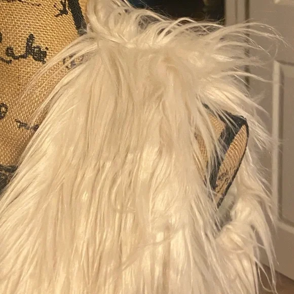 Faux Fur Vest. - Picture 4 of 8